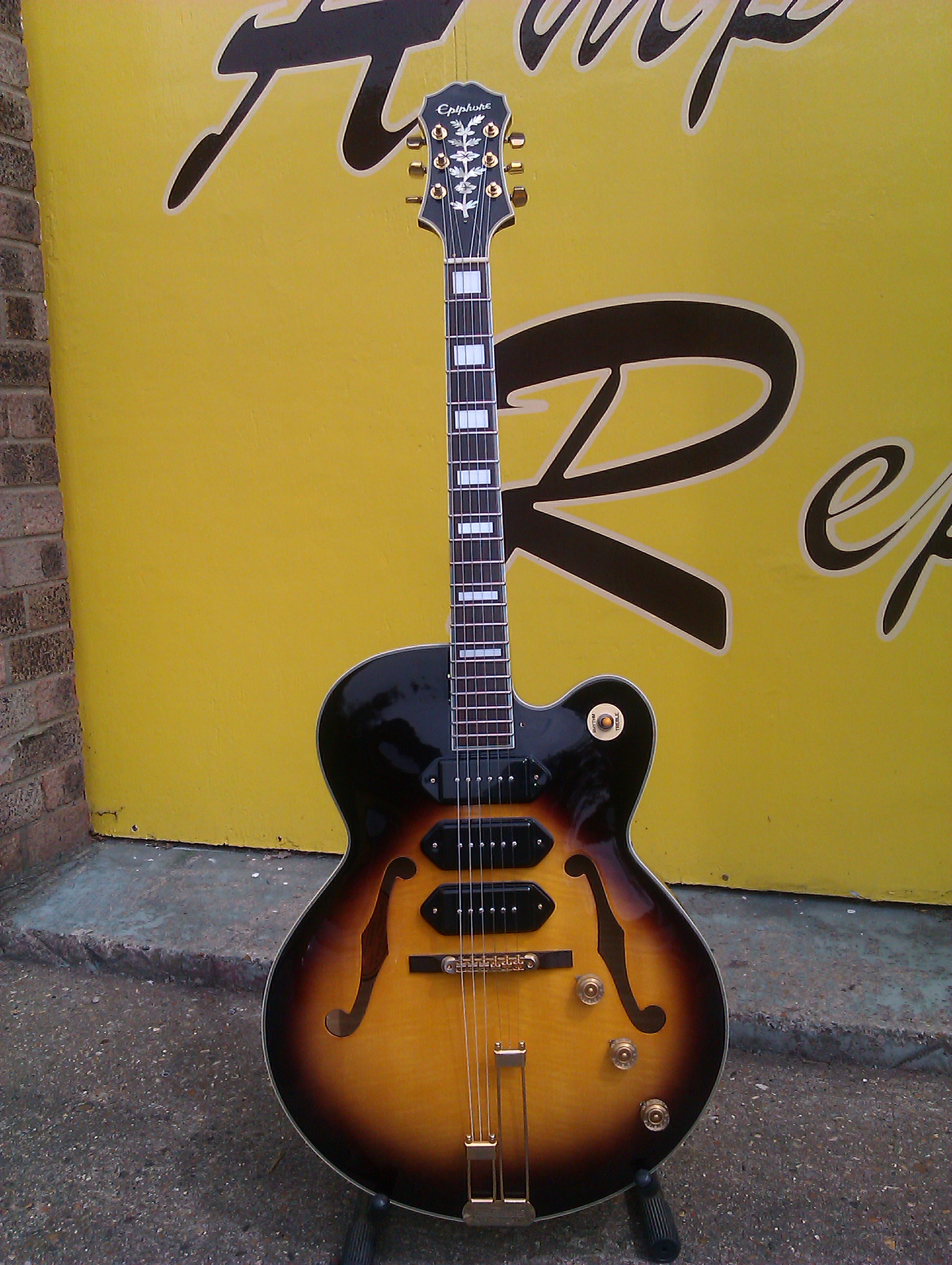 A nice blues/jazz guitar from Epiphone