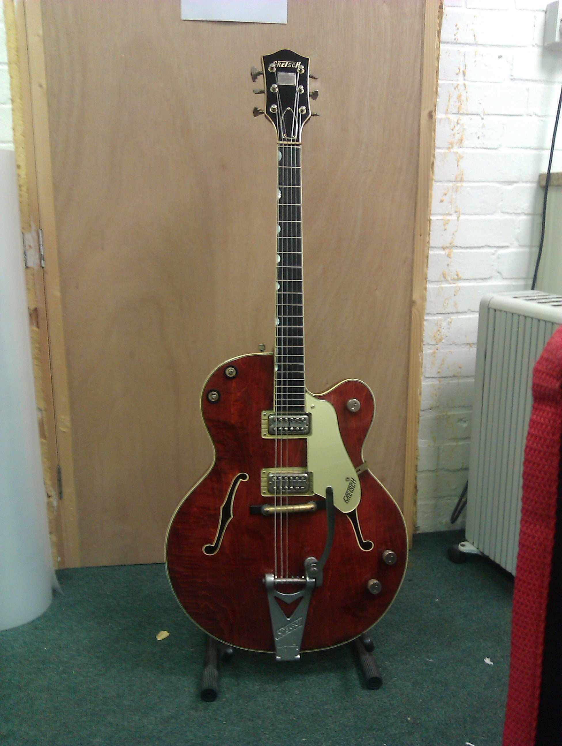 Classic Gretsch tone, with the Chet Atkins vibe